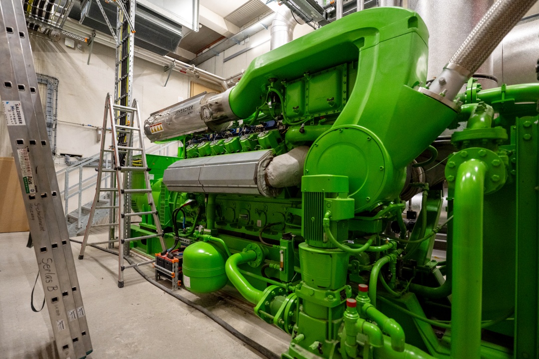 Das installierte Blockheizkraftwerk des Typs Jenbacher